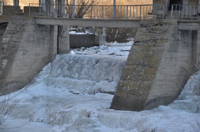 Batı’da bahar, Kars’ta kış