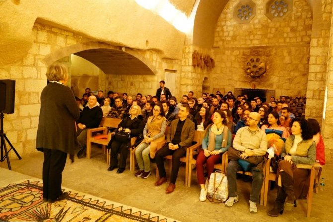 Bezirhane Bulusmalarinda Turist Rehberligi Konusuldu