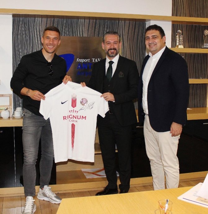 Fraport TAV Genel Müdürü Deniz Varol: "Antalyaspor’un yanında olmak bize güç ve gurur veriyor"