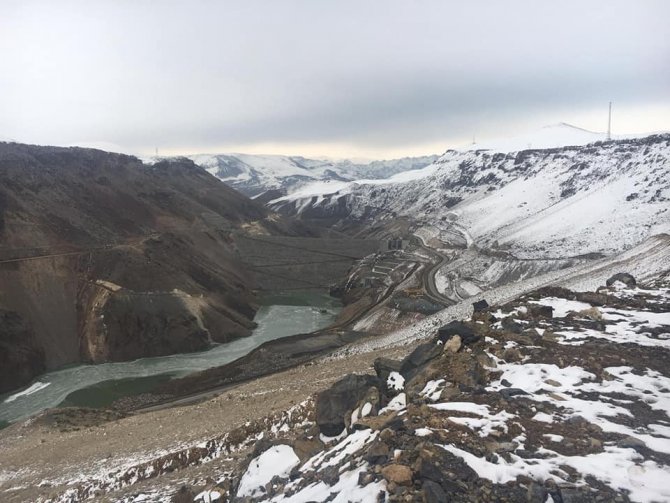 Kaymakam Koşal, Karakurt Barajı’nda incelemelerde bulundu