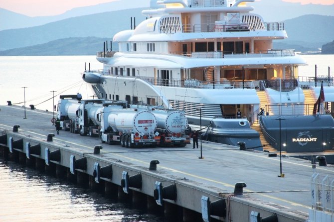 Dubai Şeyhi’nin yatına 2 milyon 200 bin liralık yakıt