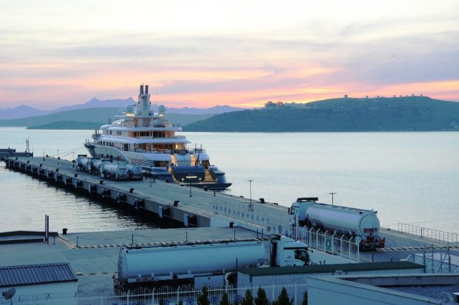 Dubai Şeyhi’nin yatına 2 milyon 200 bin liralık yakıt