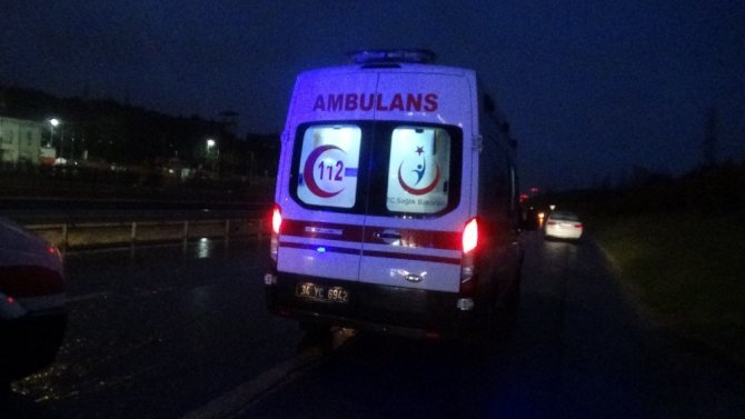 Sancaktepe‘de otomobil takla attı