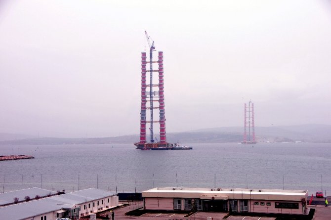 1915 Çanakkale Köprüsü hızla yükselmeye devam ediyor