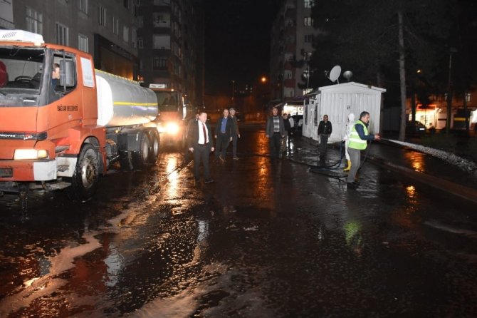 Başkan Beyoğlu dezenfekte çalışmalarını yerinde inceledi