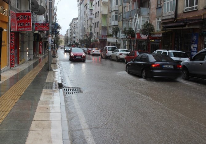 Elazığ’da şiddetli yağış etkili oldu