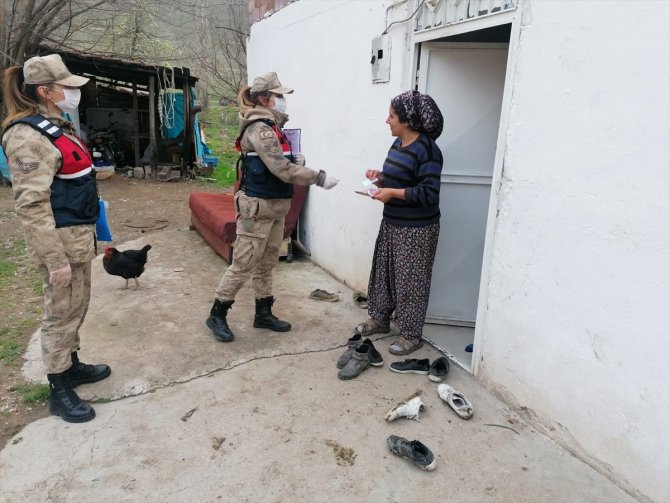 Malatya'da sosyal yardım ödemeleri hak sahiplerine evlerinde yapıldı