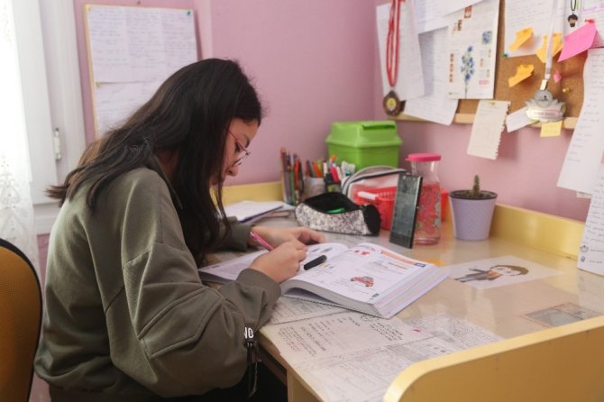 Erdemli’de 40 öğretmen 950 öğrenciye online eğitim veriyor