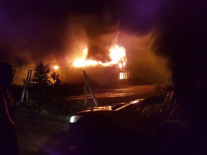 Kartal’ın eski Belediye Başkanı Öz’ün malikanesinde yangın çıktı