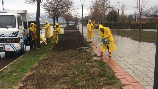 Tatvan'da park ve bahçe çalışmaları