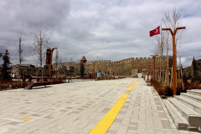Erzurum’un en işlek yerleri sessizliğe büründü