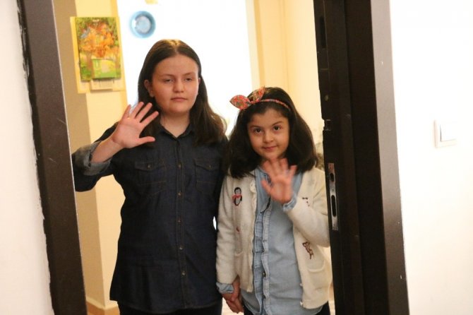 Siirtli kız kardeşlerden ’Biz Bize Yeteriz Türkiyem’ kampanyası destek