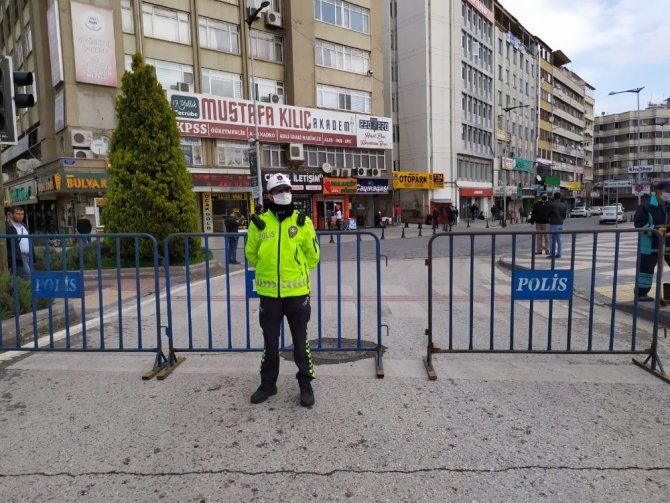 Gaziantep’in en kalabalık caddeleri araç trafiğine kapandı