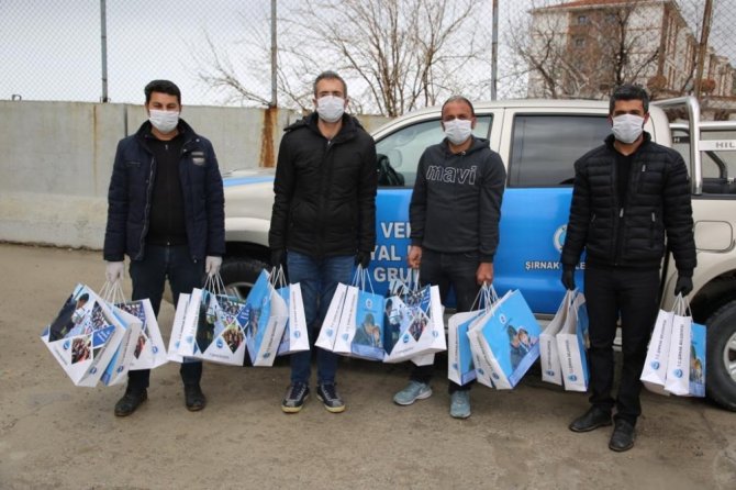 Şırnak’ta gazetecilere hijyen malzemeleri dağıtıldı