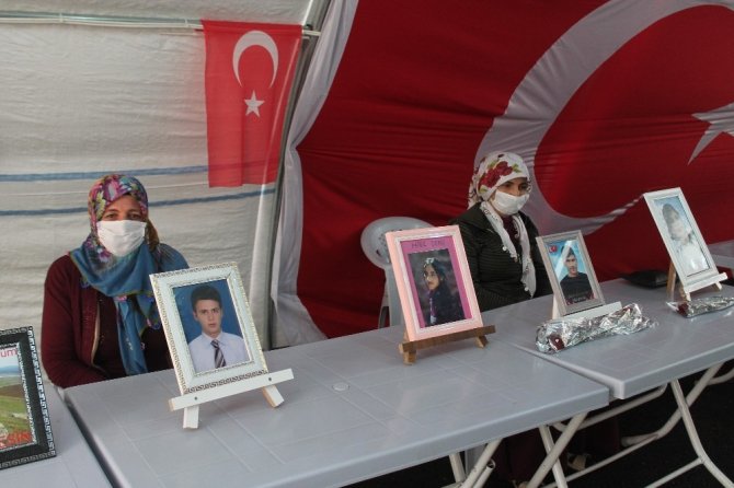 HDP önündeki ailelerin evlat nöbeti 221’inci gününde