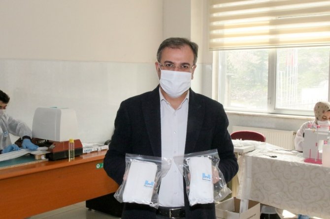 Hacılar Belediyesi maske üretimine başladı