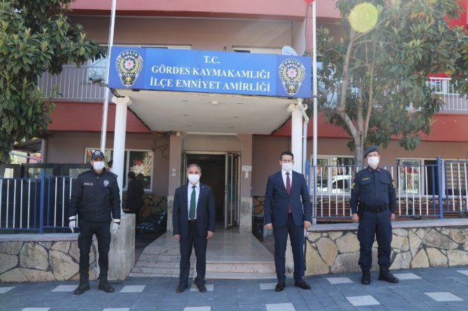 Gördes’te Polis Haftası kutlamaları korona virüs tedbirleri altında kutlandı
