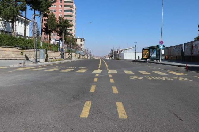 Nevşehir’de sokağa çıkma yasağı yok ama caddeler boş kaldı