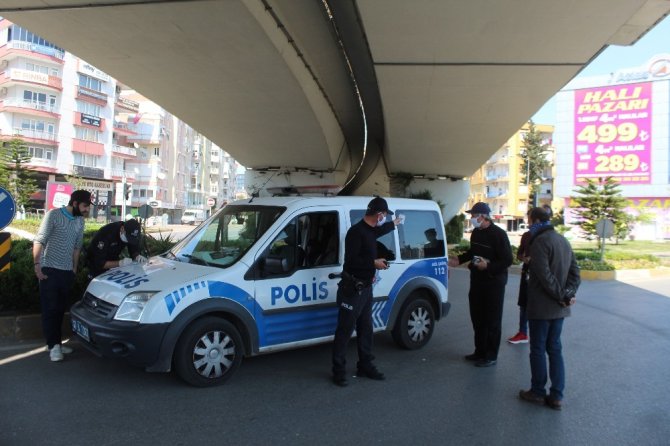 Antalya’da sokağa çıkan 955 kişiye idari işlem