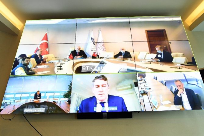 Bakan Karaismailoğlu, GSM operatörleriyle görüştü