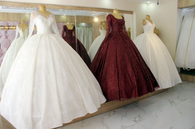 Sivas’ta korona gelinlik satışlarını vurdu