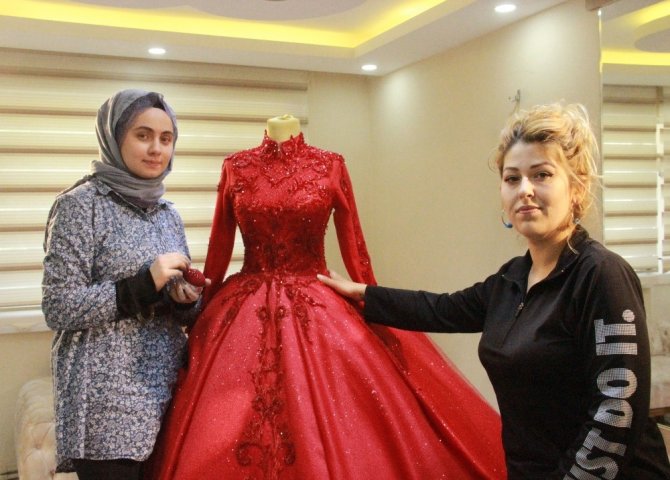 Sivas’ta korona gelinlik satışlarını vurdu