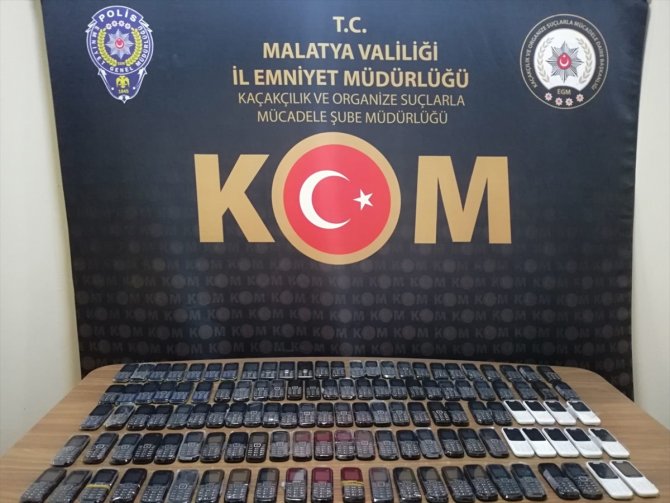 Malatya'da 125 gümrük kaçağı cep telefonu ele geçirildi