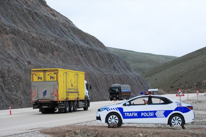 Darende'de "maketli" trafik önlemi