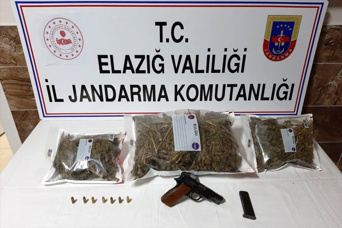 Elazığ'da uyuşturucu operasyonunda 5 kilogram esrar ele geçirildi