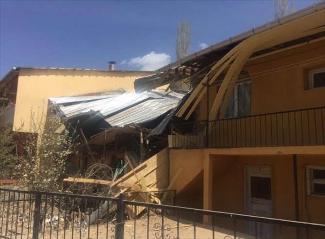Erzurum'da evde tüp patlaması sonucu 2 kişi yaralandı