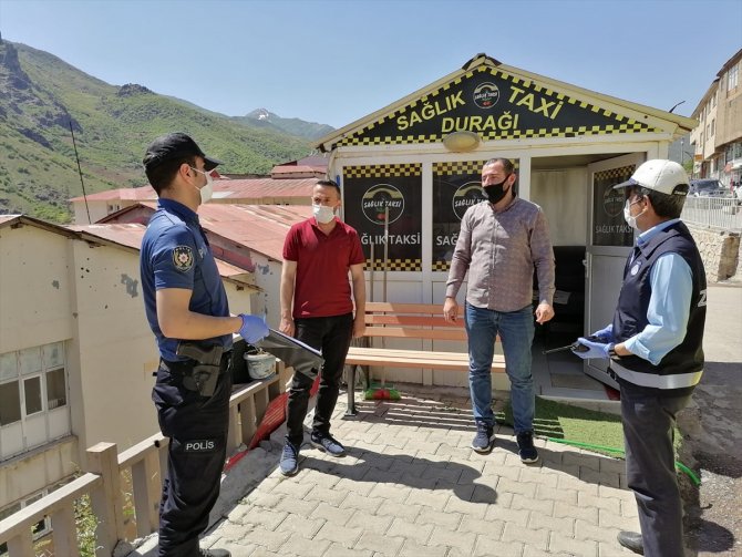 Şemdinli'de berber ve kuaförler denetlendi