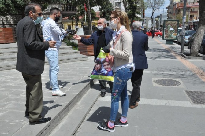 Kars’ta 65 yaş ve üstü vatandaşlar bir hafta arayla sokağa çıktı