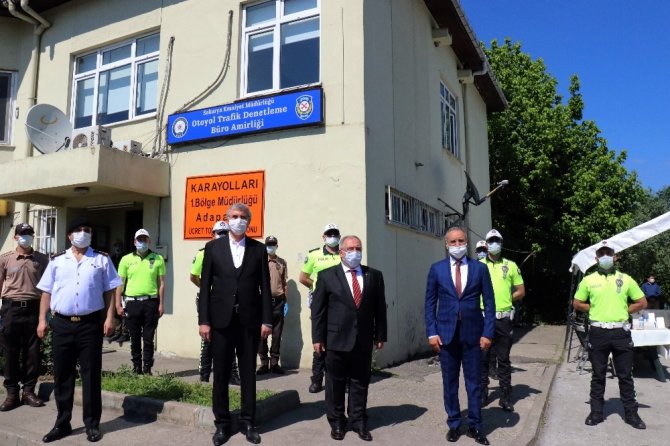 Sakarya Valisi görevde olan personelin bayramını kutladı