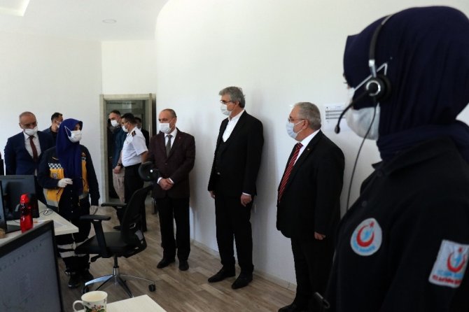 Sakarya Valisi görevde olan personelin bayramını kutladı