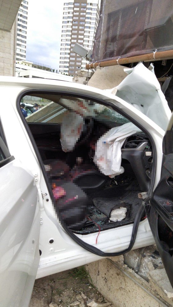 Başkentte jandarmadan kaçan araç şehrin giriş kapısına ok gibi saplandı: Kazada 1 kişi öldü