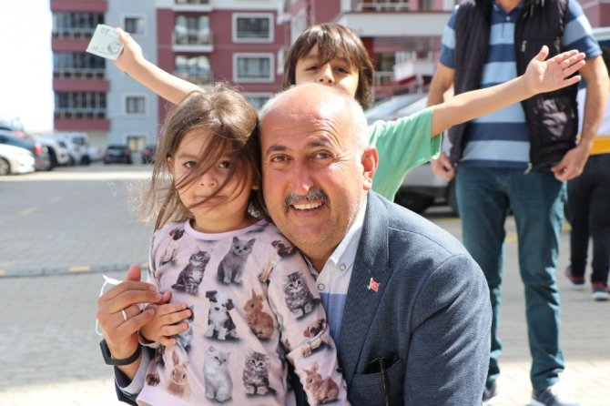 Başkan Türkyılmaz hem bayramlaştı hem projeleri değerlendirdi