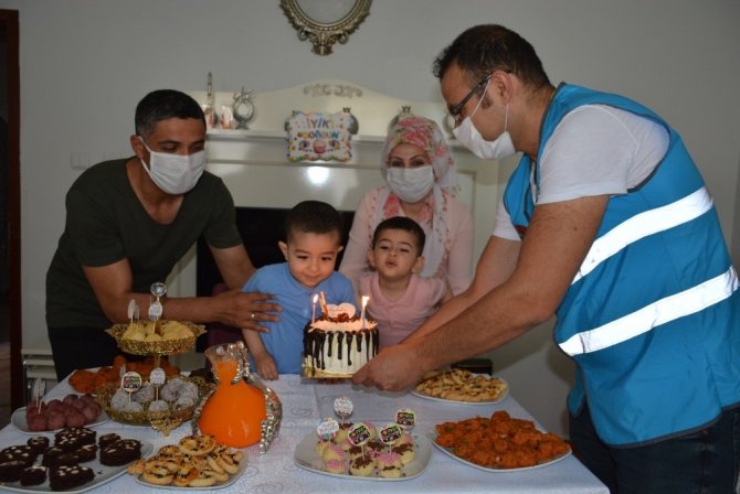 Kızıltepe ’vefa’ ekibinden 2 yaşındaki Muhammed’e doğum günü sürprizi
