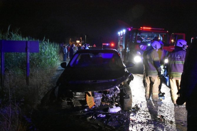 İzmir’de feci kaza: 1’i ağır 3 yaralı