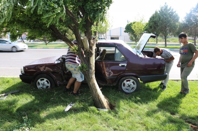Kahramanmaraş’ta otomobil minibüse çarptı: 2 yaralı