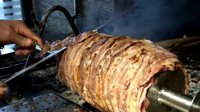 Erzurum’da restoranlar açıldı, Dadaşlar cağ kebabına koştu