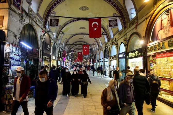 İstanbul’un çarşılarında normalleşme yoğunluğu
