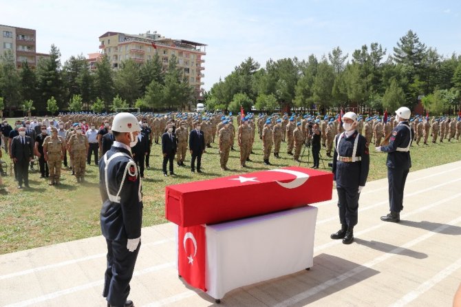 Siirt’te şehit olan 2 asker için tören düzenlendi