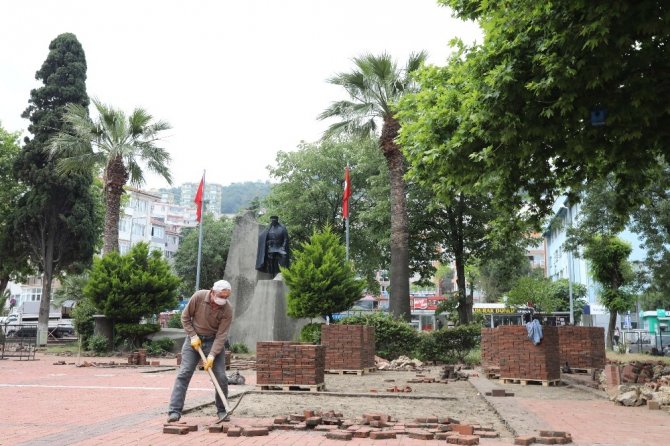 Mudanya Cumhuriyet Meydanı projesinin ilk etabı başladı