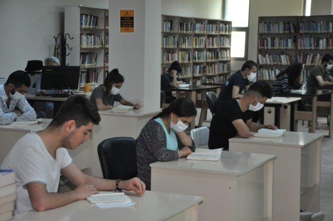 PKK’lı teröristlerin zarar verdiği kütüphane yeniden açıldı