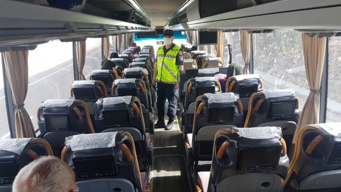 Kars’ta Jandarma’dan yolcu otobüslerine uygulama