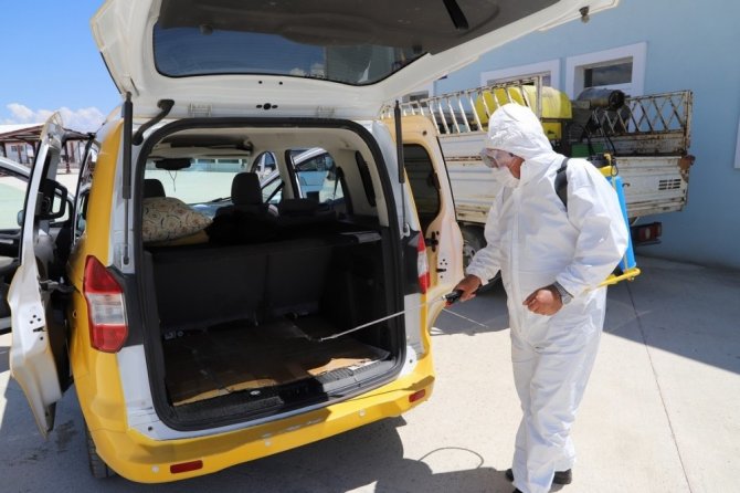 Erzincan’da ticari taksiler dezenfekte edildi