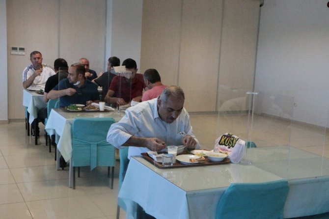 SGK İl Müdürlüğü’nde sosyal mesafeli yemekhane