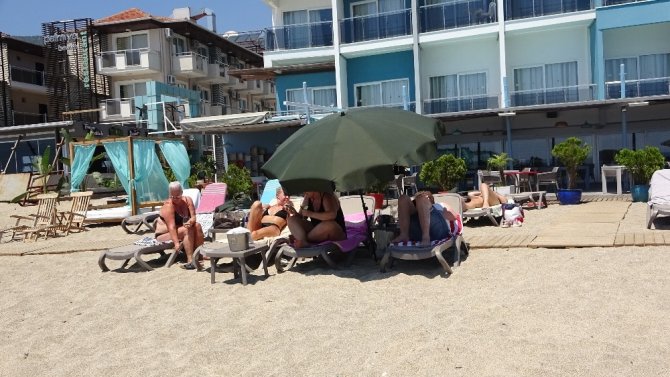 Antalya’da ’sosyal mesafeli’ oteller müşteri almaya başladı
