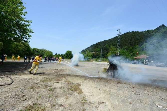 Yangınla mücadele ekipleri eğitimlerine devam ediyor