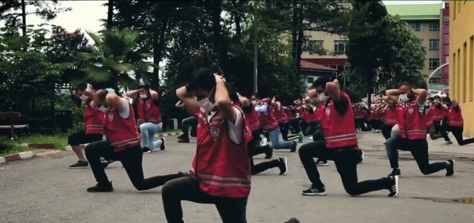 Çevik kuvvet polisi yeni normalleşmeye böyle hazırlandı